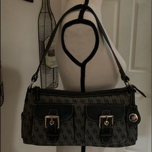Dooney and Bourke purse. Very good condition.